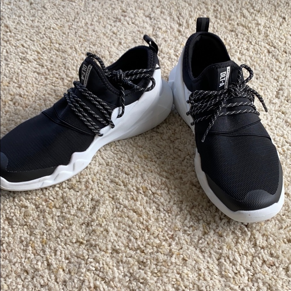 Skechers